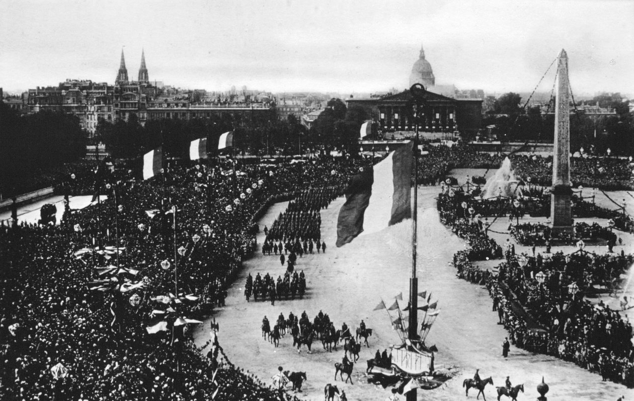 موكب النصر الكبير ، باريس ، فرنسا ، 14 يوليو 1919 بواسطة غير معروف