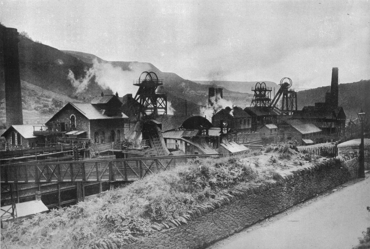 مشهد من ضربة الفحم: منجم معطف جنوب ويلز نموذجي ، 1915 بواسطة غير معروف