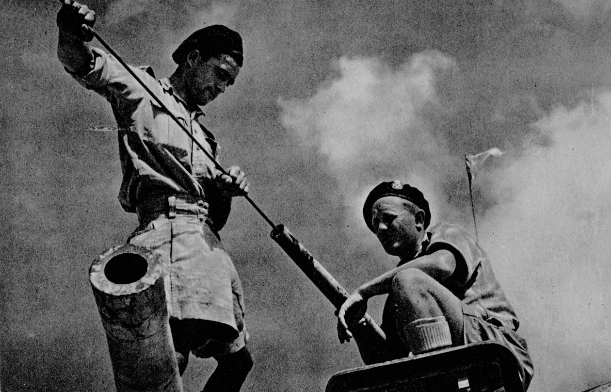 طواقم الدبابات تستعد ... ، 1942 1944 بواسطة غير معروف
