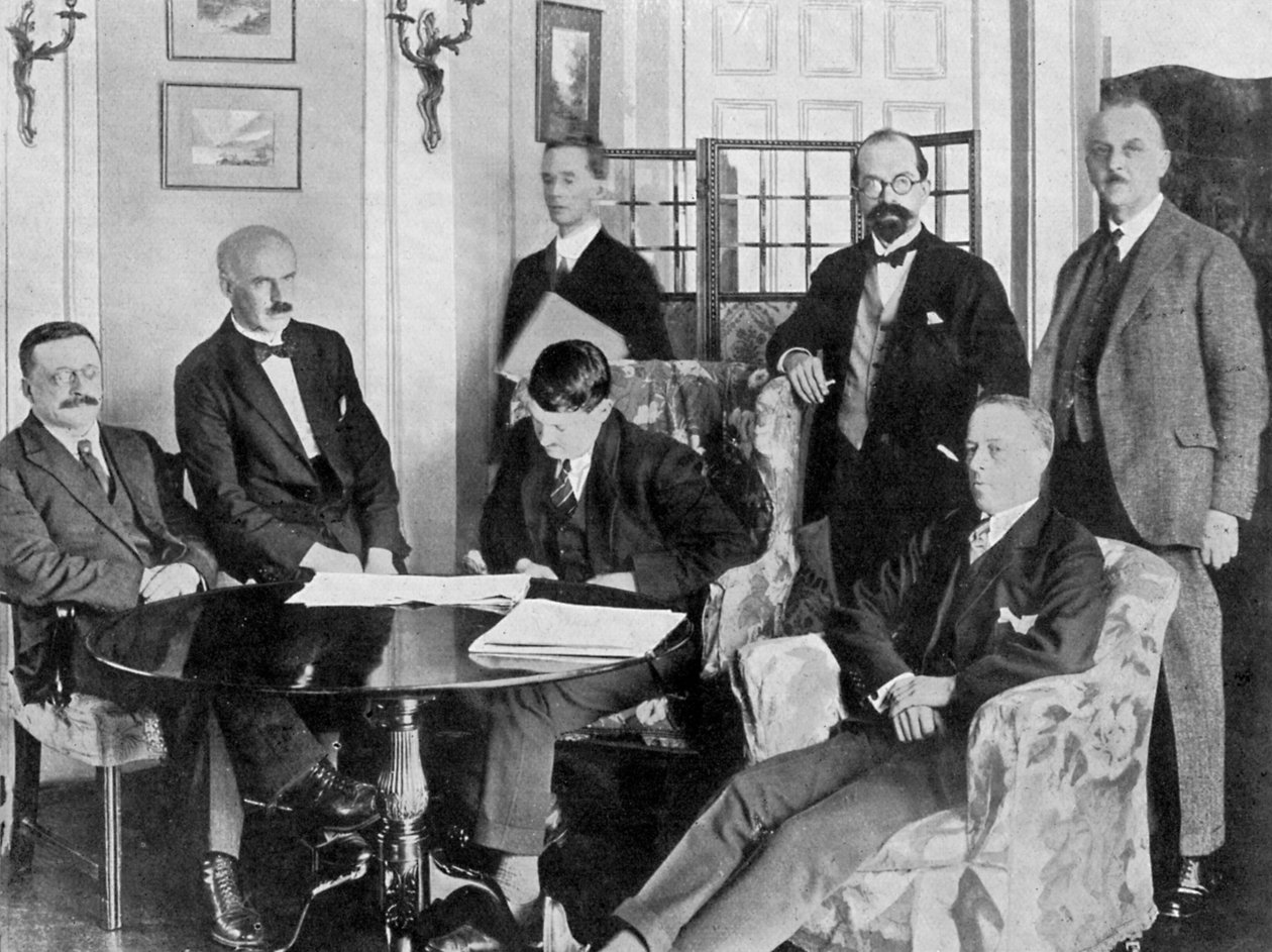 صانعو المعاهدة ، 6 ديسمبر 1921 بواسطة غير معروف