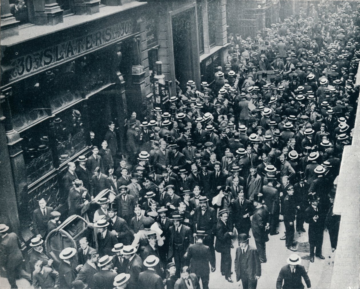 أزمة الحرب في المدينة: إغلاق بورصة لندن ، 1914 بواسطة غير معروف