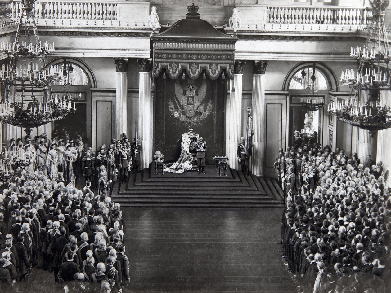 القيصر نيكولاس الثاني يتحدث في افتتاح الدوما الأولى ، سان بطرسبرغ ، روسيا ، 27 أبريل 1906 بواسطة غير معروف