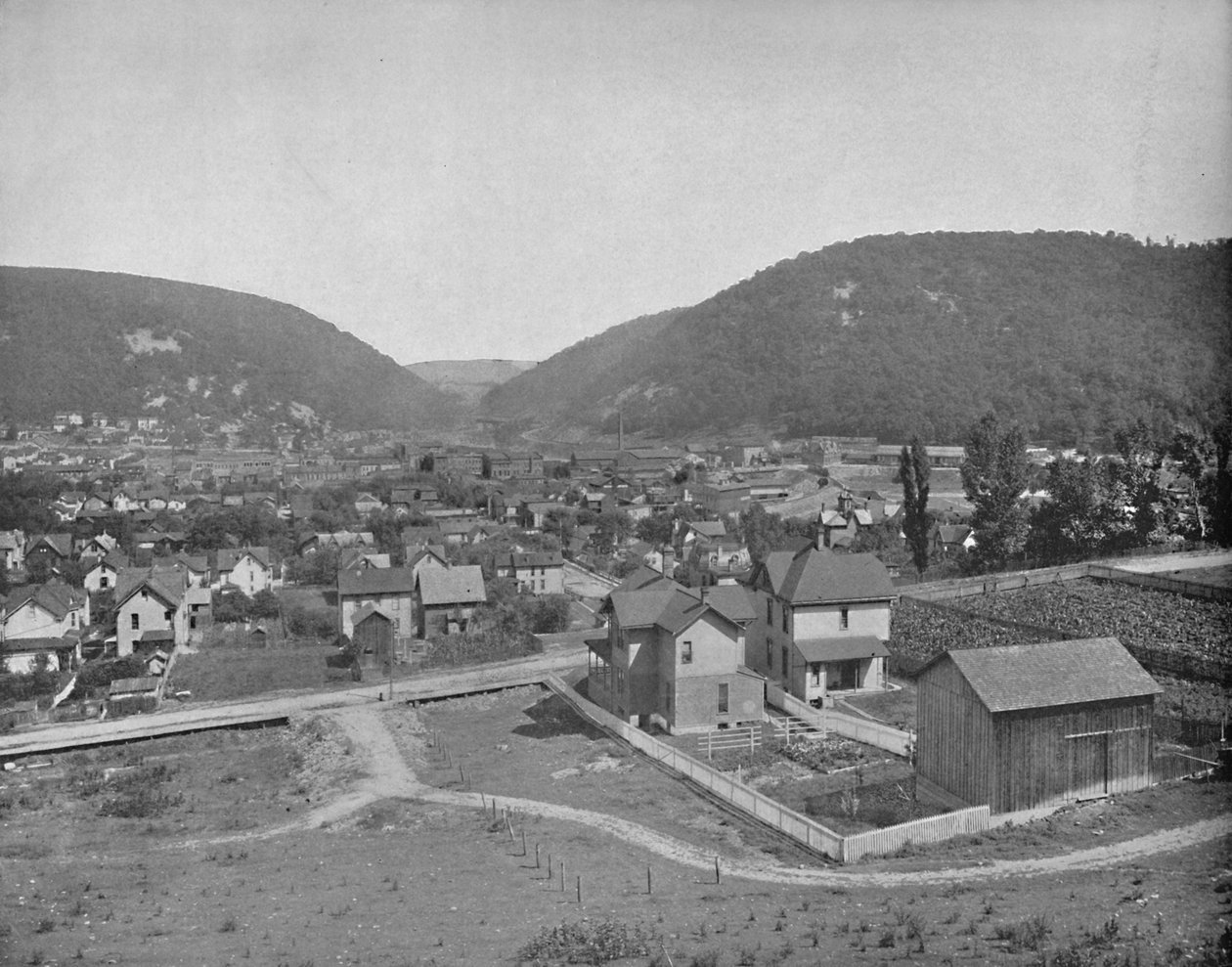 تايرون ، بن ، c1897. بواسطة غير معروف