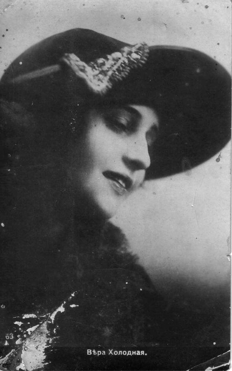 فيرا خلودنايا ، ممثلة سينمائية روسية صامتة ، 1910s بواسطة غير معروف