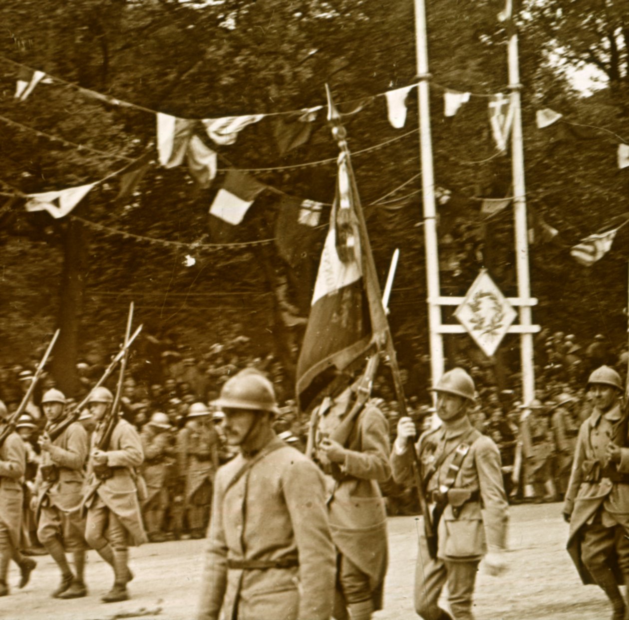 موكب النصر ، 1918 بواسطة غير معروف