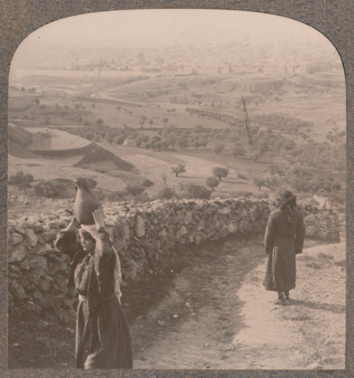 منظر للقدس من بيترس ، c1900 بواسطة غير معروف