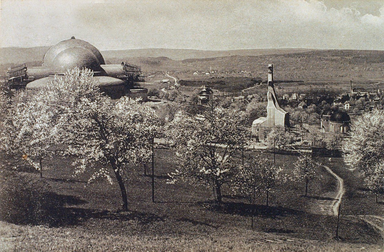 منظر لبيت Goetheanum والتدفئة ، دورناك ، سويسرا ، 1914-1916 بواسطة غير معروف