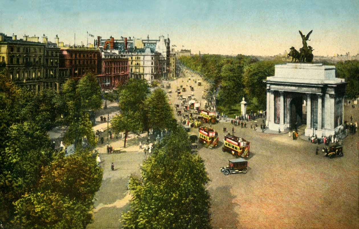 Wellington Arch and Quadriga ، London ، c1915. بواسطة غير معروف