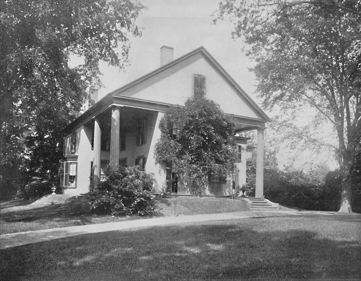 Whittiers House Danvers ، ماساتشوستس ، c1897. بواسطة غير معروف