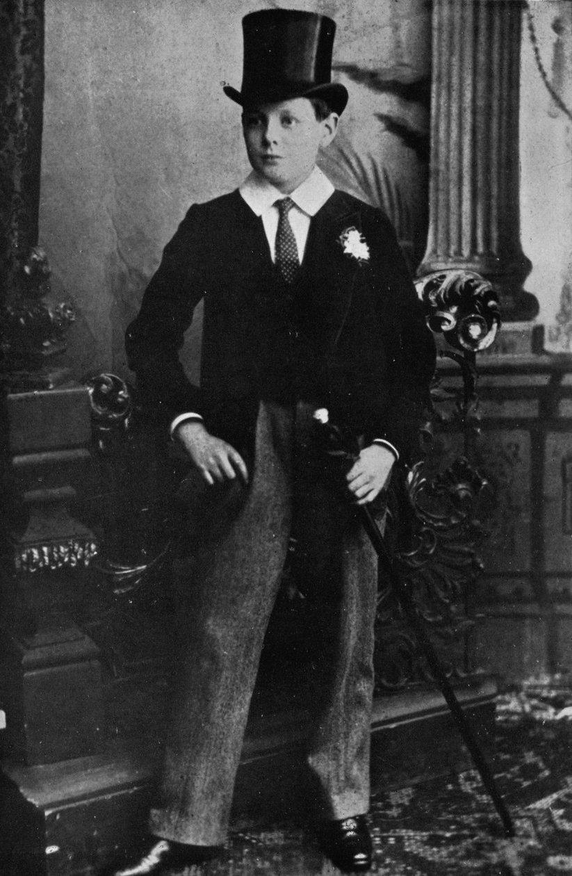 ونستون تشرشل كطالب مدرسة هارو في عام 1889 ، 1945 بواسطة غير معروف