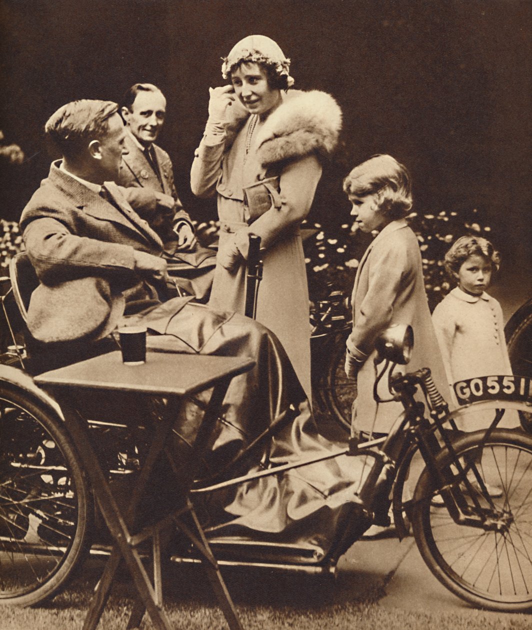مع الجنود السابقين المعاقين ، c1936 ، 1937 بواسطة غير معروف