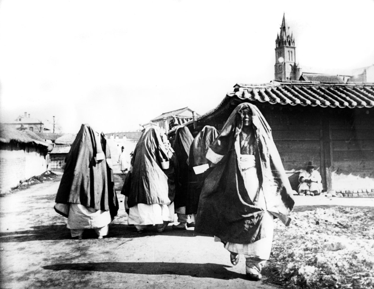 النساء ، نام سان ، كوريا ، 1900 بواسطة غير معروف