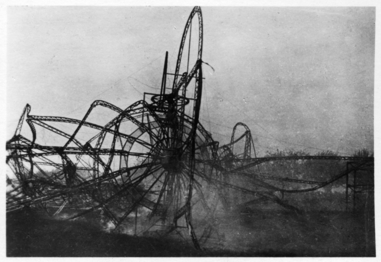 Zeppelin LZ4 بعد كارثة Echterdingen ، ألمانيا ، 1908 1933 بواسطة غير معروف
