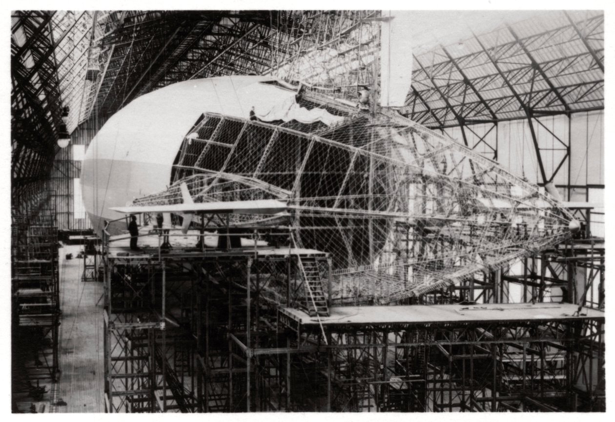 Zeppelin LZ 126 قيد الإنشاء ، فريدريشهافين ، ألمانيا ، 1924 1933 بواسطة غير معروف