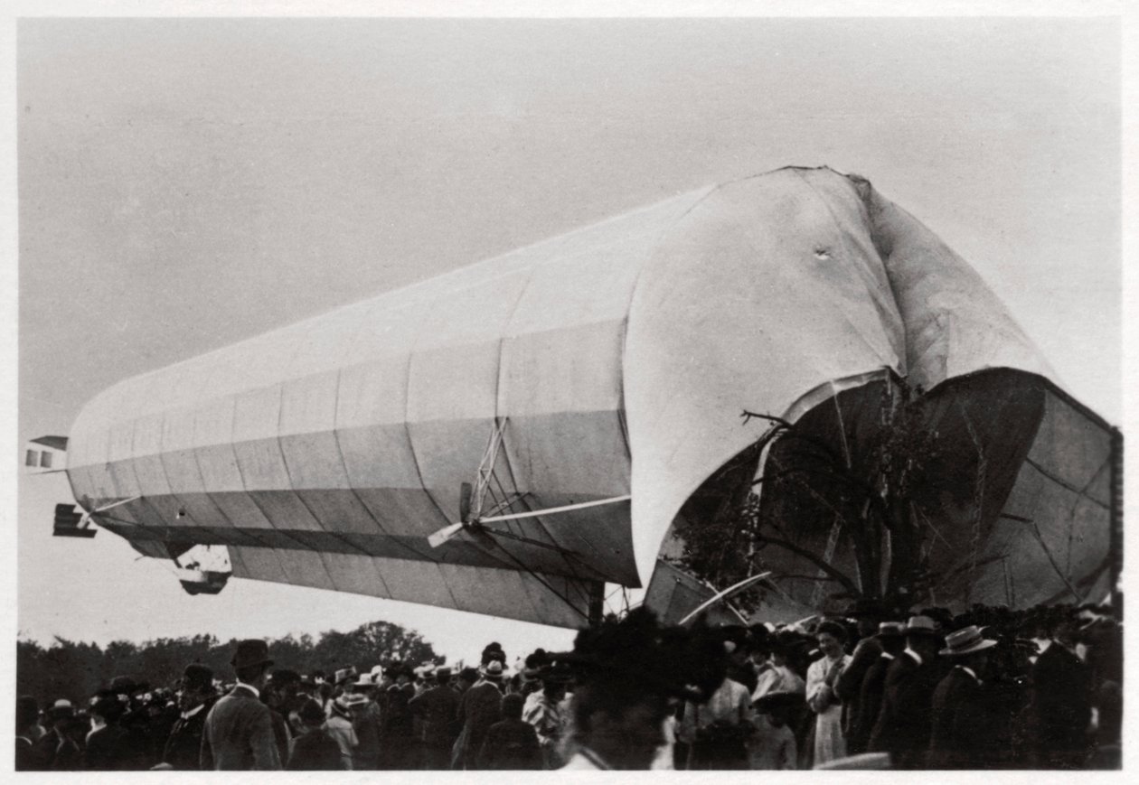 Zeppelin LZ 5 at Goeppingen ، ألمانيا ، 1909 1933 بواسطة غير معروف