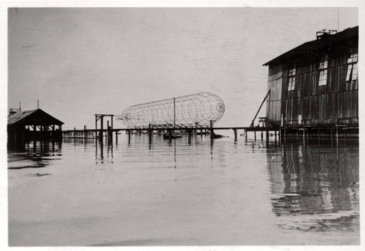 Zeppelin LZ 6 قيد الإنشاء ، ألمانيا ، 1909 1933 بواسطة غير معروف
