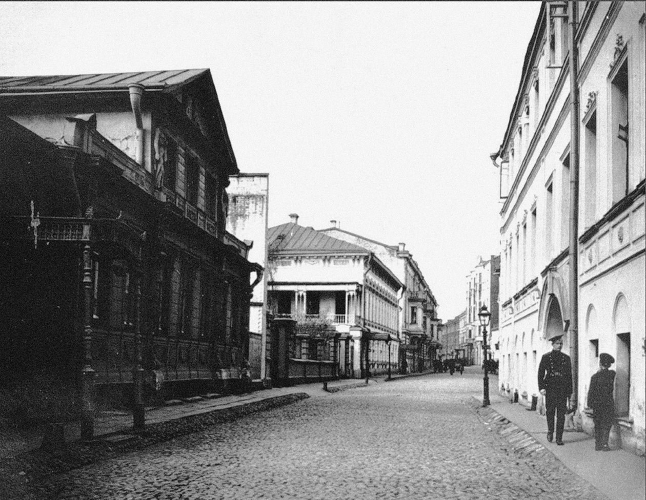 غرف زينوفييف يوسوبوف. ممر بولشوي أفاناسيفسكي ، موسكو ، 1913. بواسطة غير معروف