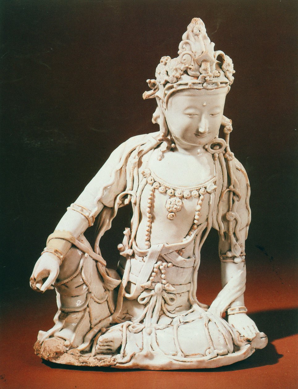 Ching-te-Chen الشكل المزجج الأبيض لأرولو كايتس فارا ، أسرة يوان ، أواخر القرن الثالث عشر وأوائل القرن الرابع عشر بواسطة غير معروف غير معروف