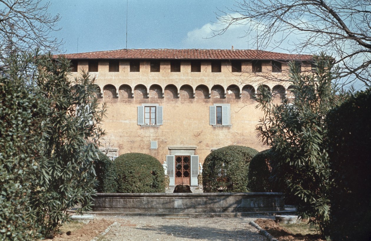 واجهة من قبل Michelozzo di Bartolommeo of Villa Medicea di Careggi ، فلورنسا ، توسكانا ، إيطاليا بواسطة غير معروف غير معروف