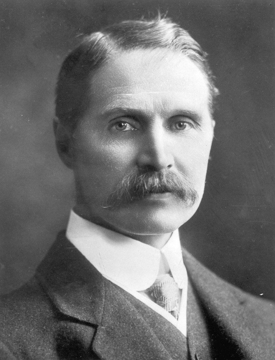 النائب Rt Hon Andrew Bonar Law (1858-1923) بواسطة غير معروف غير معروف