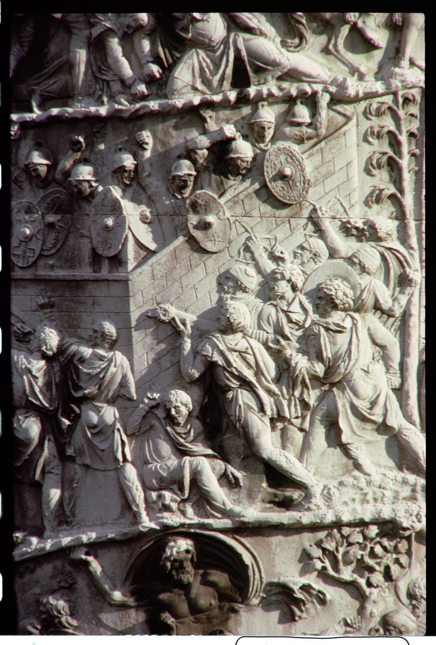 عمود Trajans ، بني للاحتفال بالنصر على Dacians ، ربما صممه Apollodorus of Damascus ، 113 ميلادي (التفاصيل) بواسطة غير معروف غير معروف