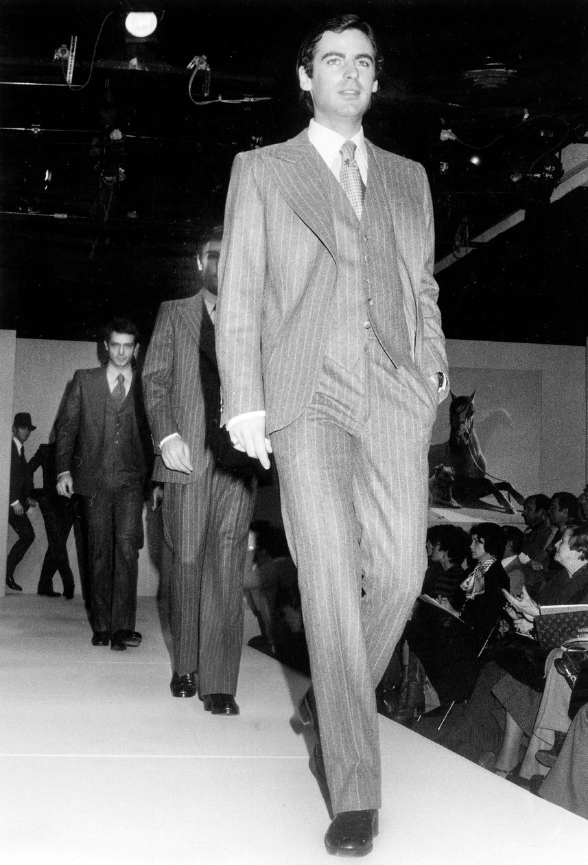 معرض أزياء الرجال لمجموعة بيير كاردن 1973-1974 لربيع وصيف ، 07 فبراير 1977 بواسطة غير معروف غير معروف