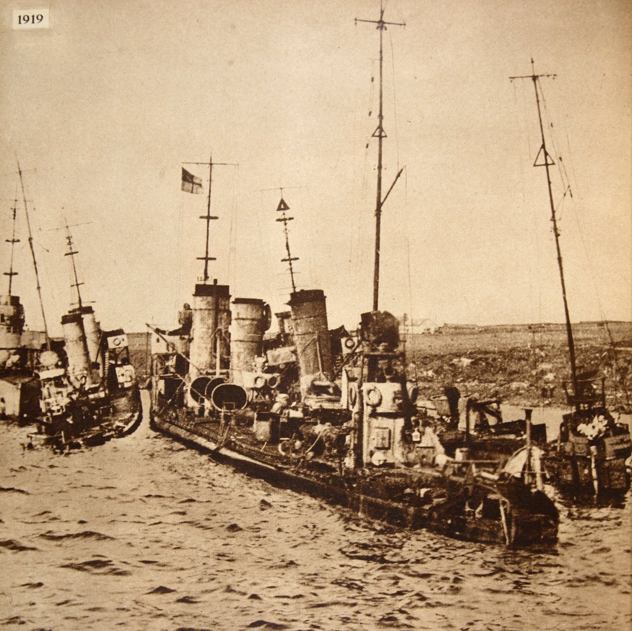 إغراق الأسطول الألماني ، سكابا فلو ، 1919 بواسطة غير معروف غير معروف