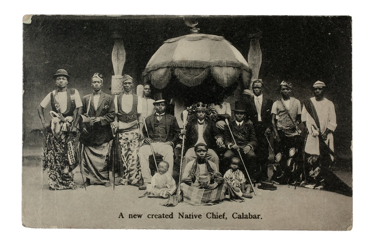 رئيس محلي جديد تم إنشاؤه ، كالابار ، نيجيريا ، حوالي عام 1910 (ليثو) بواسطة غير معروف