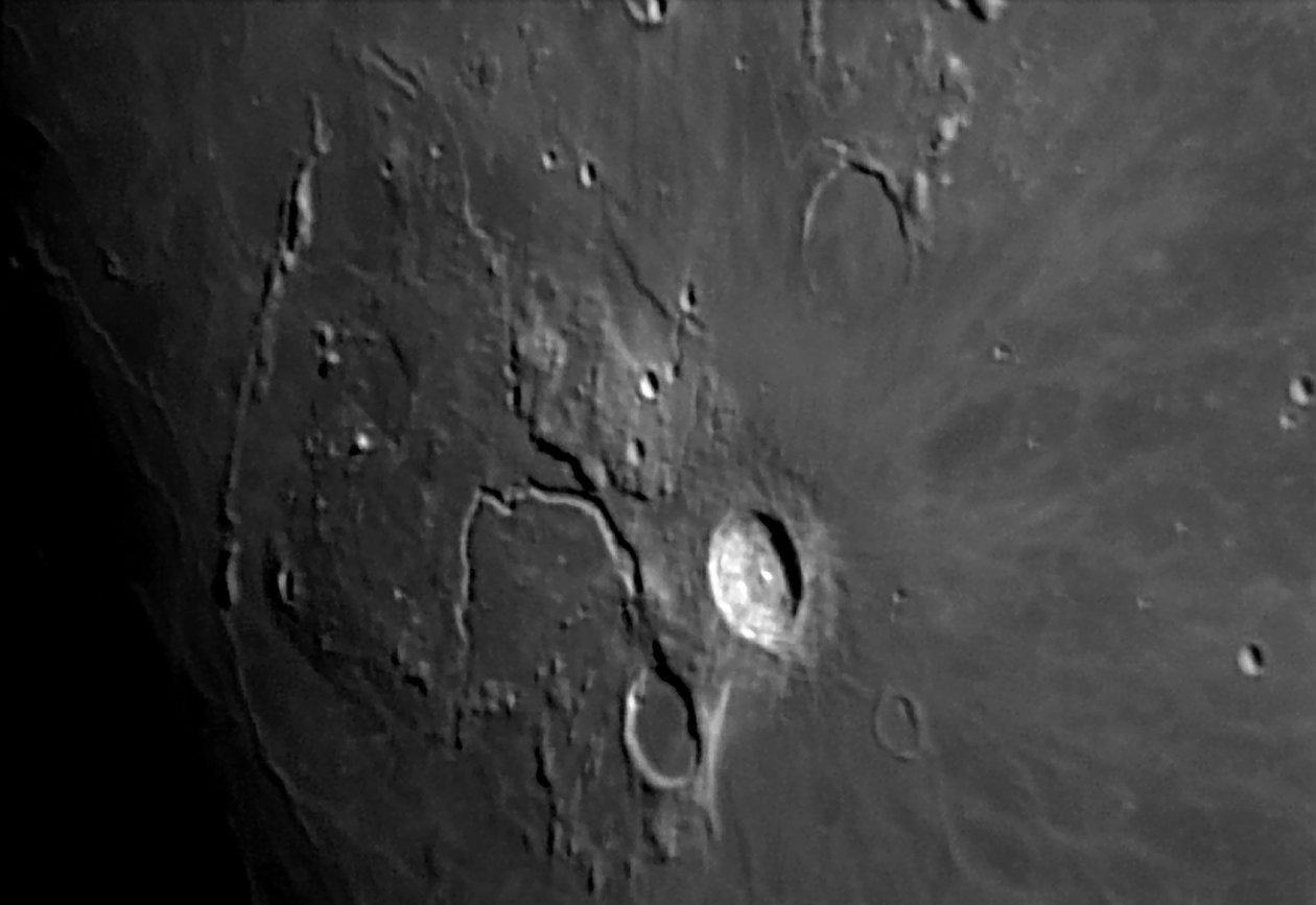 Aristarchus كريتر بواسطة فنان غير معروف