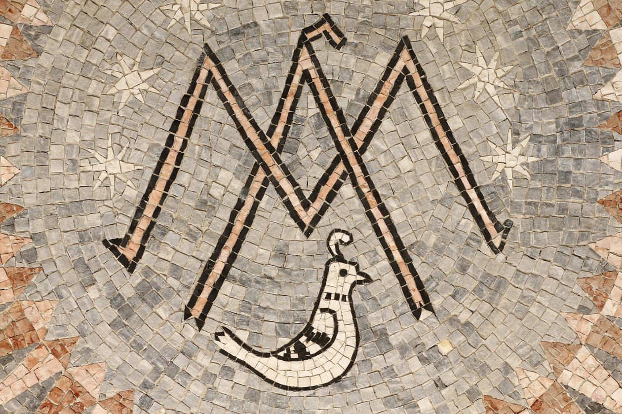 Basilica of the Annunciation, The letter M symbol of the Virgin Mary., Nazareth, Israel بواسطة غير معروف