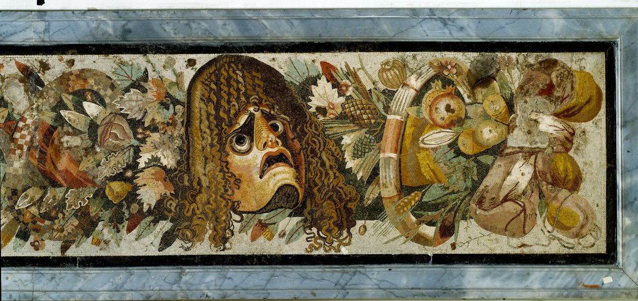لوحة زخرفية تصور إكليلًا من الأقنعة وأوراق الشجر والفاكهة من House of the Faun ، بومبي ، القرن الثاني قبل الميلاد (فسيفساء) بواسطة غير معروف