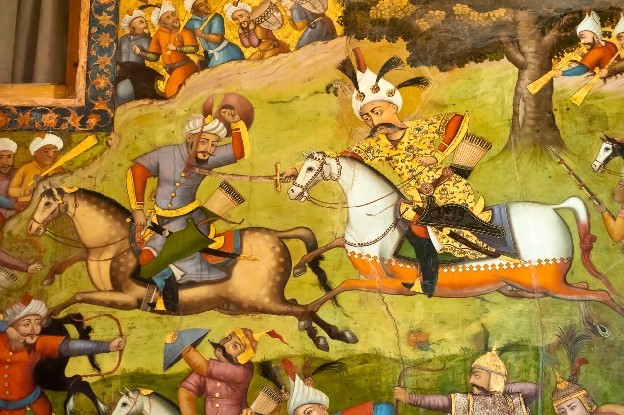فريسكو. شاه إسماعيل على حصان أبيض في معركة طاهر آباد. 1510 ؛ ضد الأوزبك في ميرف ؛ جهل ستون قصر الأربعين بيلارز؛ أصفهان. إيران ؛ آسيا بواسطة غير معروف