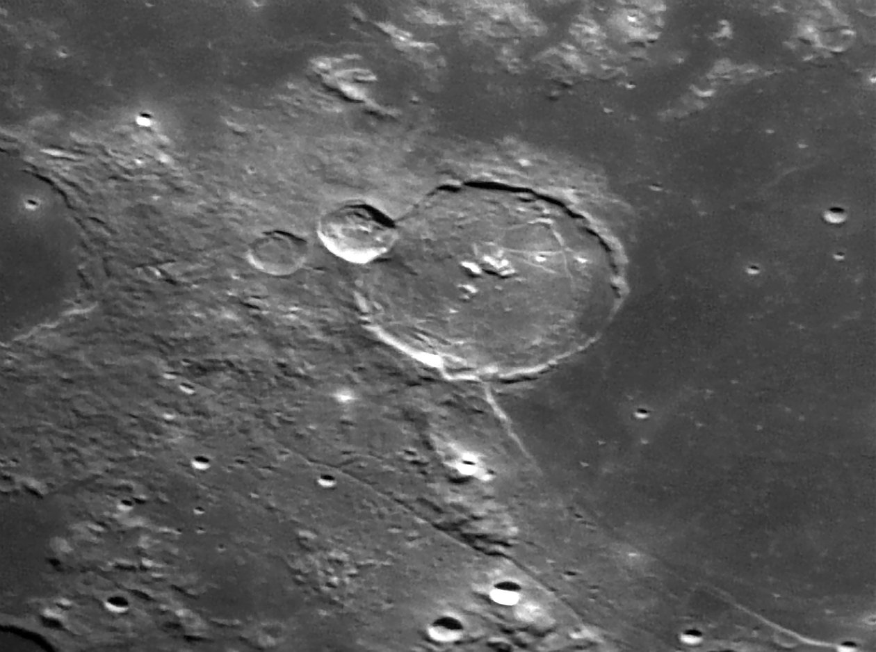 Gassendi Crater, 20 April 2006 بواسطة غير معروف