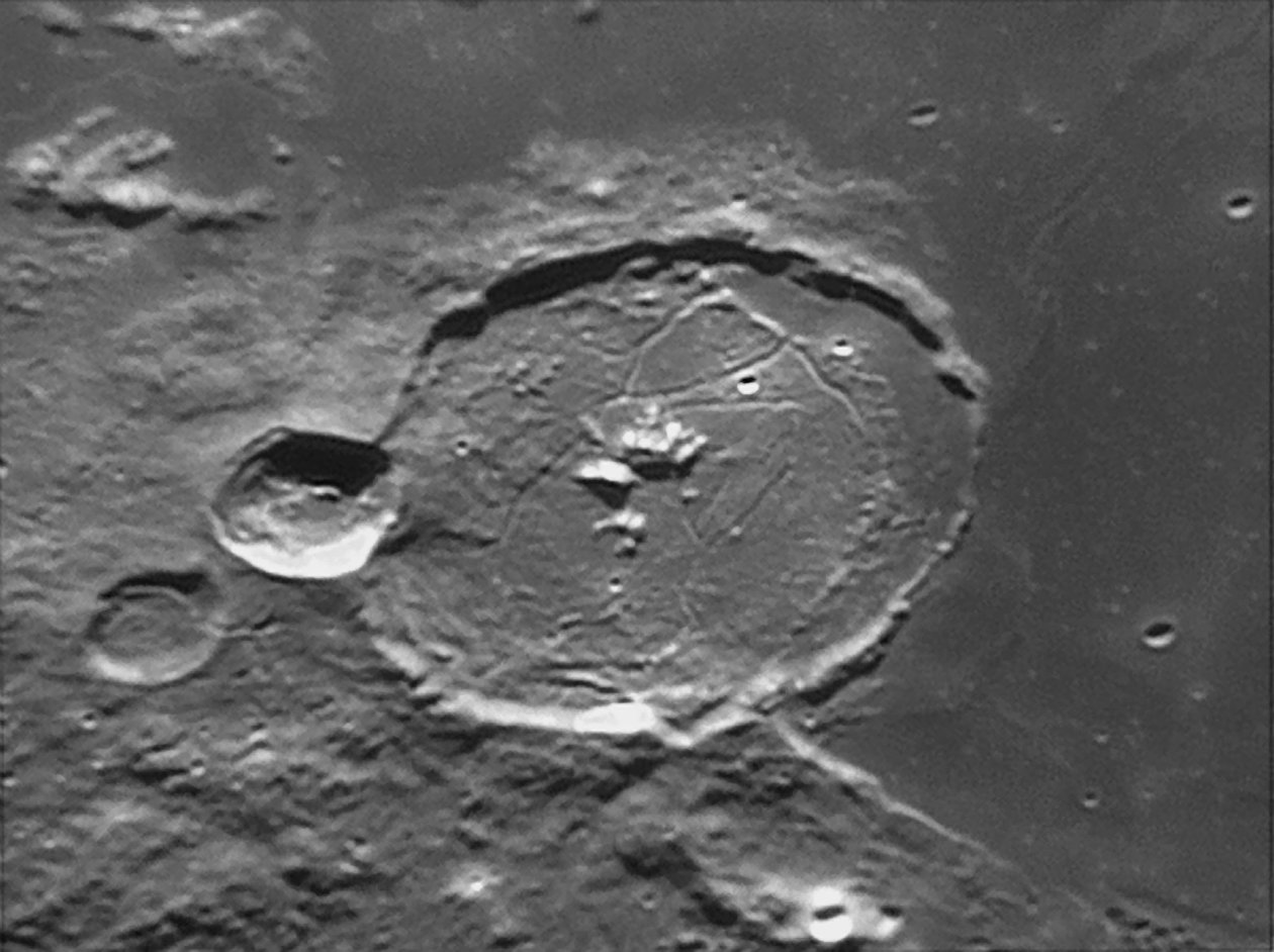 Gassendi Crater ، 20 فبراير 2005 بواسطة فنان غير معروف