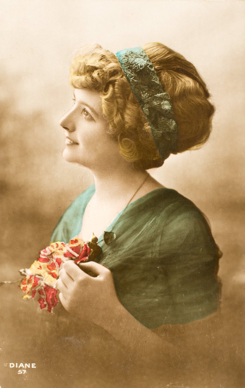 بطاقة بريدية قديمة / ديانا / Woman Belle Epoque بواسطة فنان غير معروف