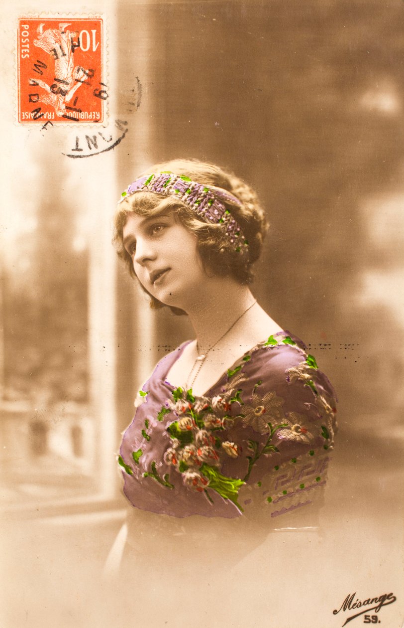 بطاقة بريدية قديمة / Woman Belle Epoque بواسطة فنان غير معروف