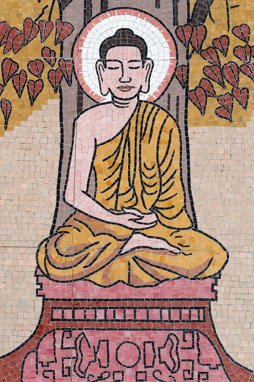 Ong Nui buddhist pagoda, Wall fresco, The life of the Buddha, Shakyamuni Buddha sitting in the meditation pose under the Bodhi tree, Quy Nhon, Vietnam, 2019 (photo) بواسطة غير معروف