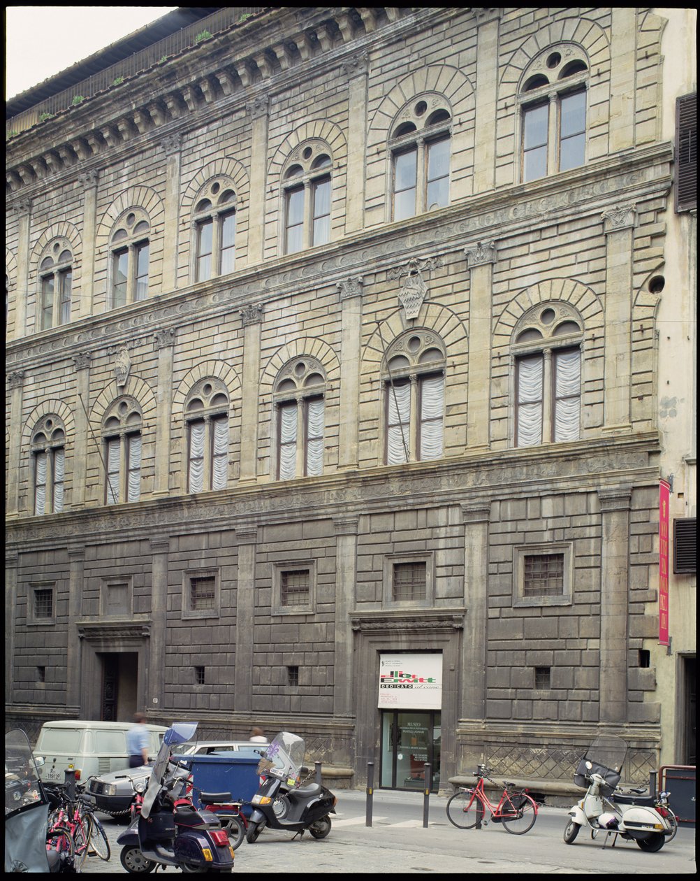 Palazzo Rucellai ، فلورنسا ، بني 1446-51 (صورة) بواسطة غير معروف