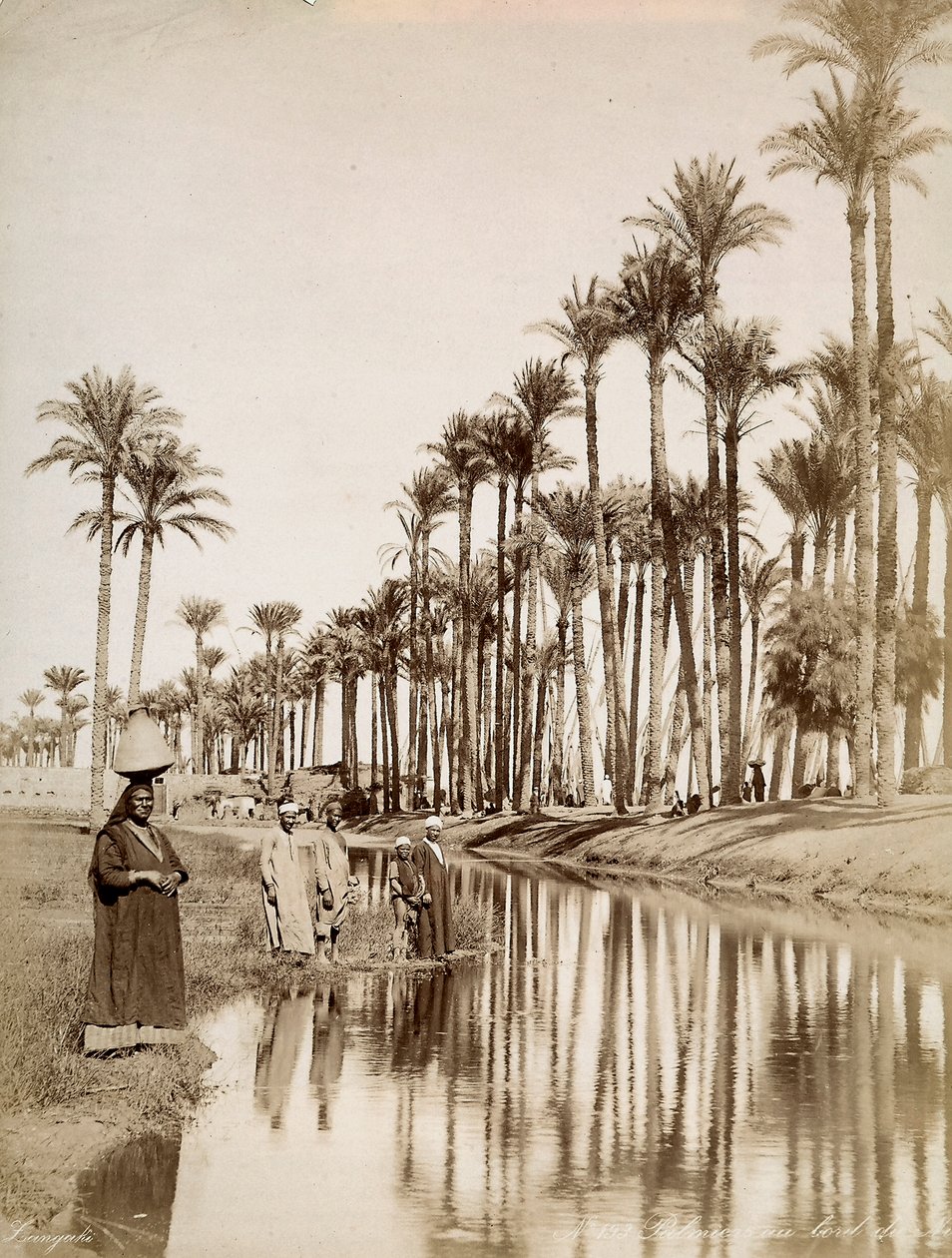  بواسطة فنان غير معروف
