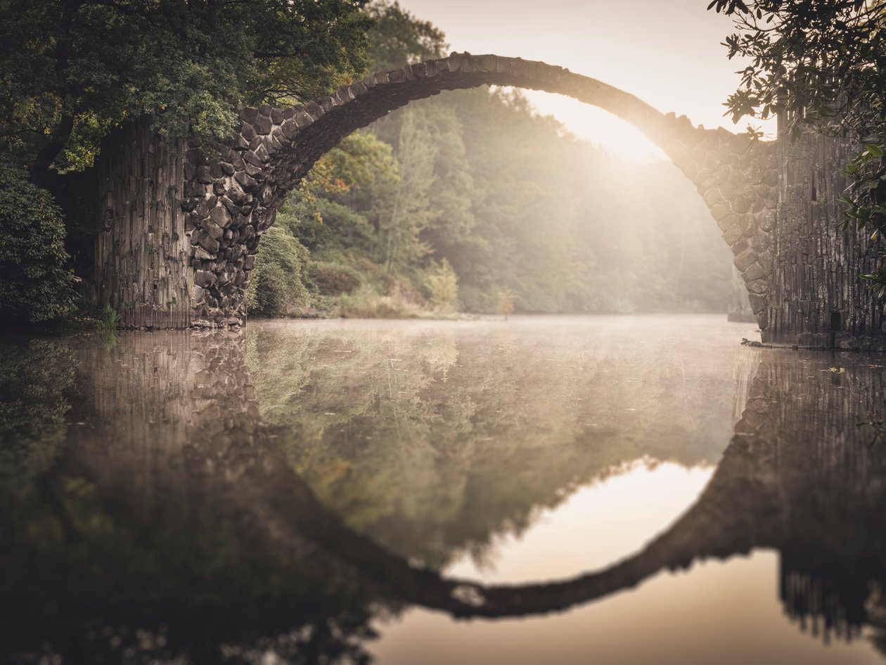 Rakotzbrücke - الدراسة 5 ، ساكسونيا ، ألمانيا ، 2015 (صورة) بواسطة فنان غير معروف