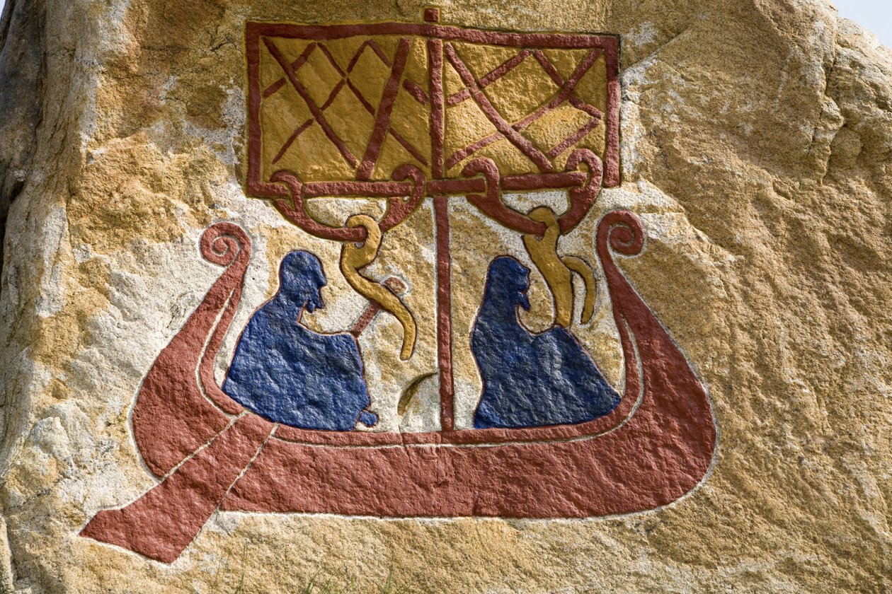 تسجيل وتمثيل دراكار (سفينة فايكنغ) فايكنغ رون. متحف الفايكنج ، بورك على Ringkoebing Fjord ، الدنمارك بواسطة فنان غير معروف