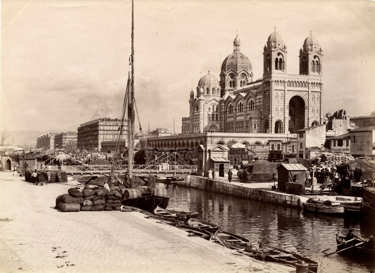 العمارة الدينية: منظر خارجي للكنيسة الكاتدرائية Sainte Marie Maggiore (Sainte-Marie-Maggiore) ، التي بنيت بين 1852 و 1893 وفقًا لخطط المهندس المعماري ليون فودوير (1803-1872). مرسيليا ، بوش دو رون (13) ، النمط السيني للتسول بواسطة فنان غير معروف