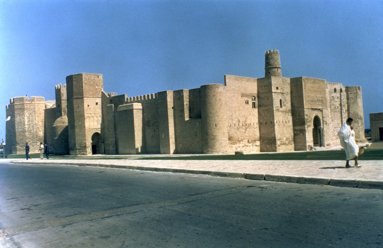 رباط المنستير بني في عهد هارون الرشيد (786-809) (صورة) بواسطة غير معروف