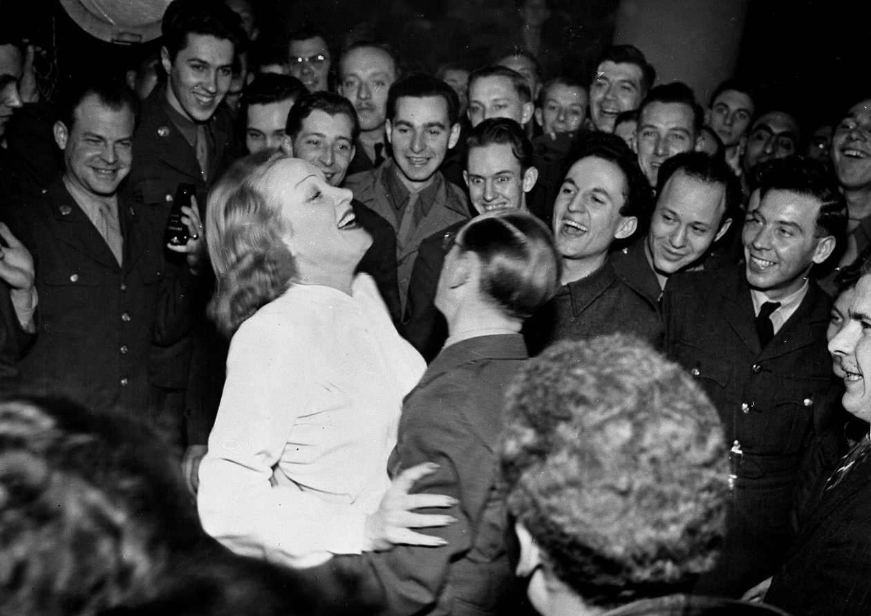 الحرب العالمية الثانية (1939-1945) - الحرب العالمية الثانية (الحرب العالمية الثانية أو الحرب العالمية الثانية): باريس (فرنسا) في 10 مارس بواسطة غير معروف