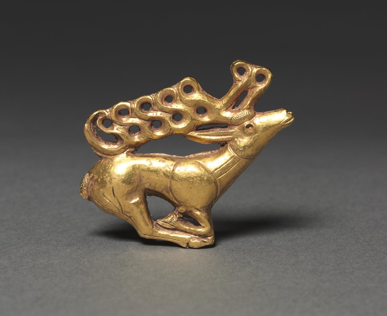 Stag Plaque ، 400-300 قبل الميلاد بواسطة غير معروف
