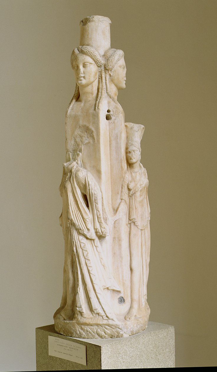 Triform Herm of Hecate ، النحت الرخامي ، العلية ، القرن الثالث بواسطة غير معروف