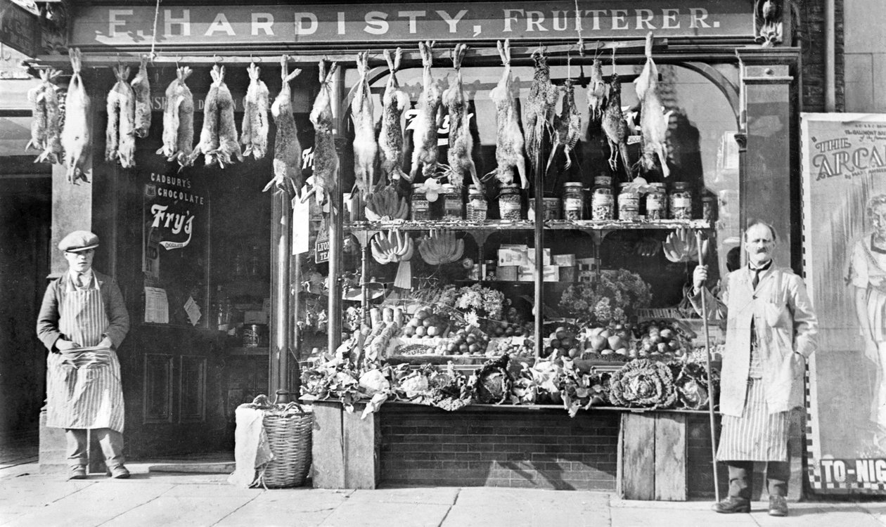 المملكة المتحدة: Hardisty's Fruiterers Shop - c1914 بواسطة غير معروف
