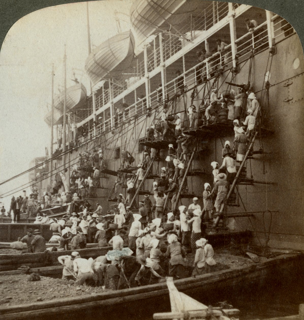 ائتلاف المحيط الهادئ بالبريد SS سيبيريا ، في المحطة البحرية المحصنة في ناغازاكي ، اليابان ، 1904 بواسطة أندروود أند أندروود