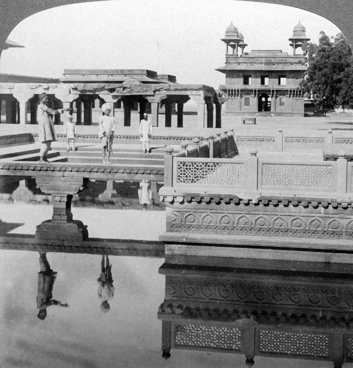 محكمة قصر الأباطرة المغولية ، فاتحبور سيكري ، الهند ، 1904. بواسطة أندروود أند أندروود