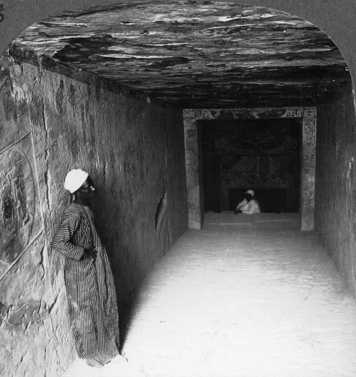 معرض تنازلي في مقبرة سيثوس الأول ، طيبة ، مصر ، 1905. بواسطة أندروود أند أندروود